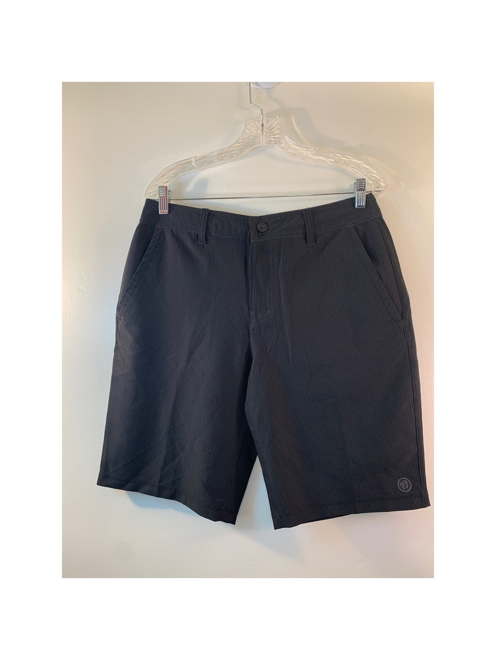 HANG TEN Men’s Black Pinstripe Casual Shorts / Size: 32